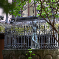 Der Hanselbrunnen aus dem Jahr 1380 steht im Hof des Heilig-Geist-Spitals. 