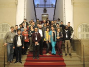 Besuch von Geflüchteten mit ihren Betreuern im bayerischen Landtag