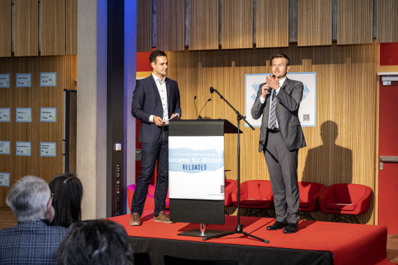 Bildungskonferenz 2022 - Marcus König und Moderator Oliver König