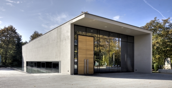 Eingangsbereich neue Trauerhalle West