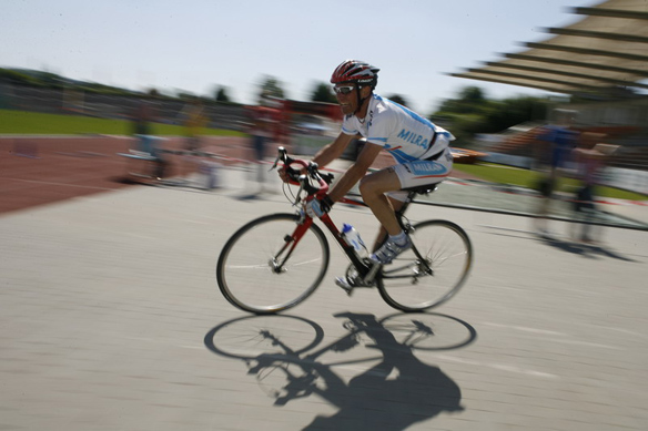Radfahrer beim Gera Triathlon
