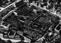 Luftbild des Johannisfriedhofs von Süden (StadtAN A 97 Nr. 222, Ausschnitt)