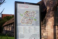 Tafel des Leitsystems für Fußgänger