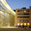 Event vor dem Neuen Museum für Kunst und Design