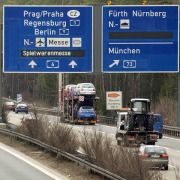 Das Verkehrsleitsystem auf der Autobahn bei Nürnberg