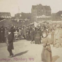 Der Nürnberger Ostermarkt, damals noch Osterschaumesse genannt, im Jahr 1919.