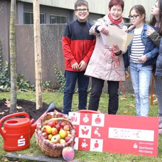 ( Bild: M. Gropper / M. Gropper ) 2017 - Baumpflanzung