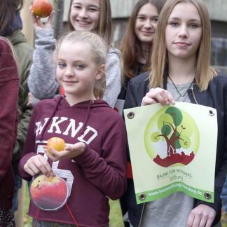 ( Bild: M. Gropper / M. Gropper ) 2017 - Baumpflanzung