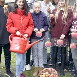 ( Bild: M. Gropper / M. Gropper ) 2017 - Baumpflanzung