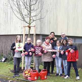 ( Bild: M. Gropper / M. Gropper ) 2017 - Baumpflanzung