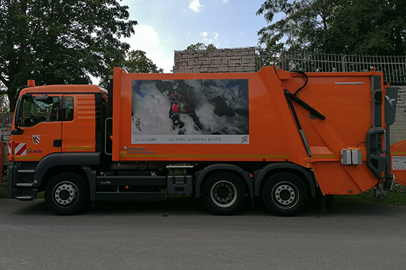 Kunst Müllfahrzeug Roboter, Bild © Seipel / Stadt Nürnberg
