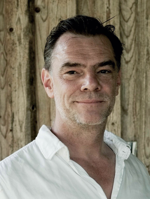 Portraitfoto Jan Hellstern