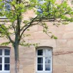 Bäume in der Kunst: Sandsteinhaus