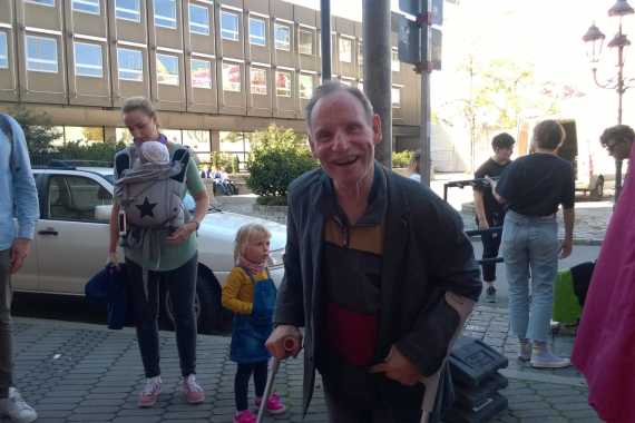 Herbert Bischoff Mitglied des Behindertenrates war einer von vielen Mitgliedern, die beim Tag der offenen Tür der Stadt Nürnberg dabei waren.