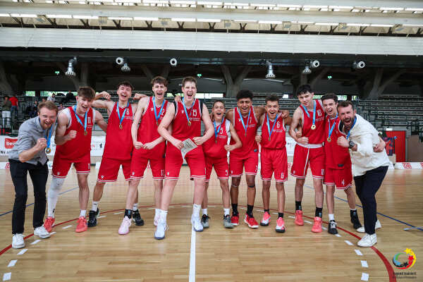 Sieg für Bayern Nürnberg (rot) mit prominentem trainer Bastian DorethJugendtrainiert für Olympia und ParalympicsBundesfinale Frühjahr 2025Basketball Finale Jungen U1821.05.2025 Berlin Copyright by : sampics PhotographieBierbaumstrasse 681243 MünchenTEL.: ++49/89/82908620 , FAX : ++49/89/82908621 , E-mail : sampics@t-online.deBankverbindung : Hypovereinsbank München  Konto : 1640175229 , BLZ 70020270 IBAN : DE78700202701640175229   BIC HYVEDEMMXXXweitere Motive finden sie unter :  sampics.de