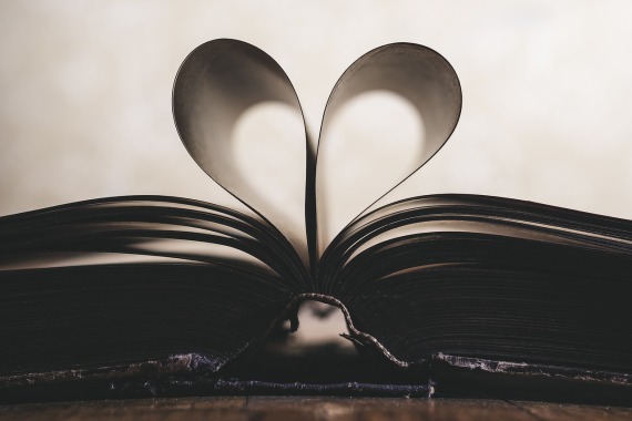 Bücher bilden Herzen