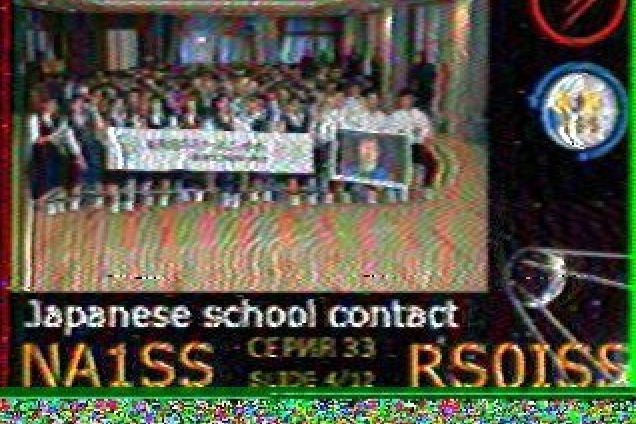 Bild © ARISS SSTV-Bilder (Slow Scan Television) im Robot36 Modus, Bild © ARISS