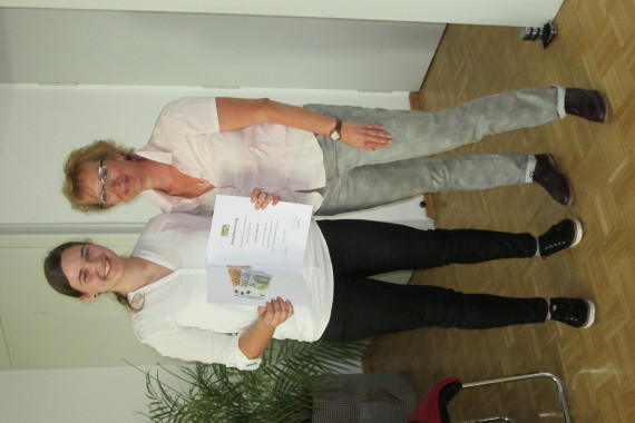 Preisträgerin Andrea Steineck mit ihrer Ausbilderin Frau Michel