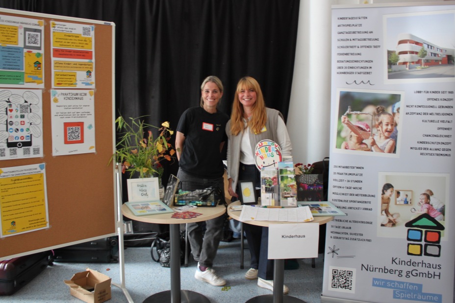 Bild © Hager / B10 Informationsstand der Kinderhaus Nürnberg gGmbH auf der Infomesse 2026., Bild © Hager / B10