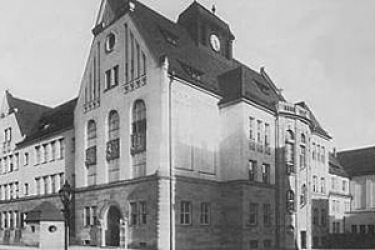 Schulgebäude im Jahre 1915