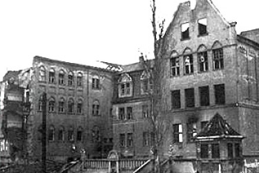 Schulgebäude im Jahre 1943