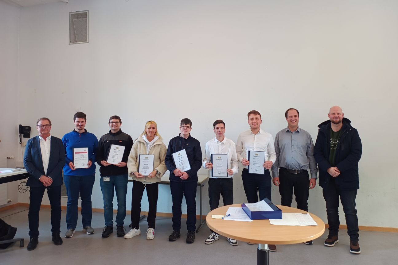 2526 Abschlfeier 01 02, Bild © b2