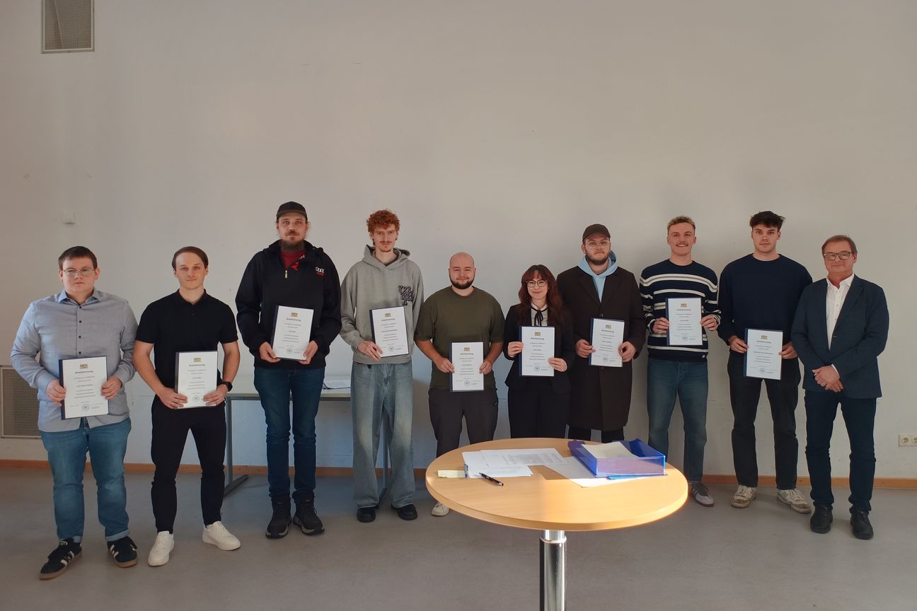 2526 Abschlfeier 01 05, Bild © b2