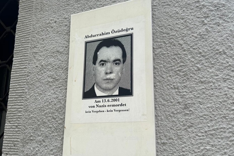 Gedenktafel für Abdurrahim Özüdogru, Bild © Berufliche Schule 4 / Stadt Nürnberg