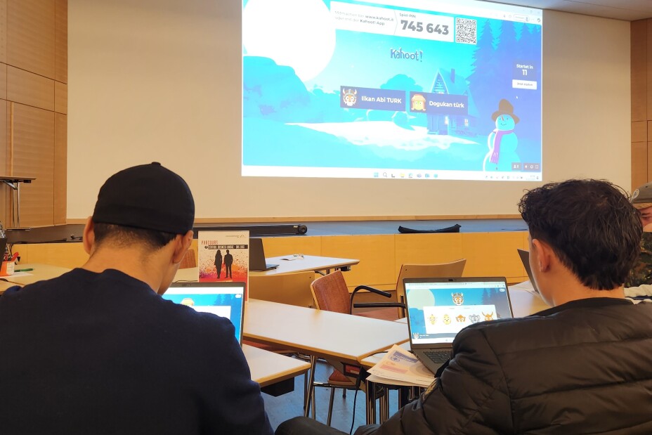 Schüler nehmen an einem Kahoot! teil, Bild © Berufliche Schule 4 / Stadt Nürnberg