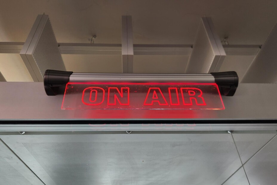 Hinweisschild mit der Aufschrift "On Air", Bild © Berufliche Schule 4 / Stadt Nürnberg