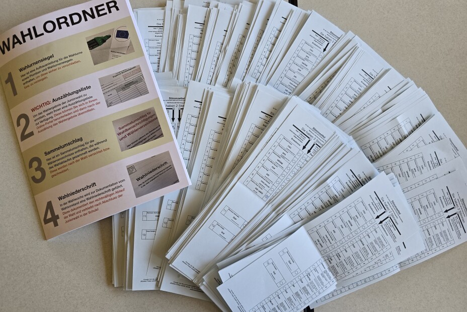 449 Stimmzettel müssen ausgezählt werden, Bild © Berufliche Schule 4 / Stadt Nürnberg