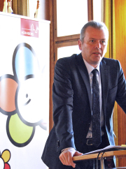 Dr. Ulrich Maly eröffnet die 1. städt. Familienkonferenz