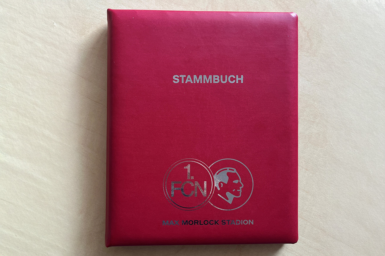 Stammbuch Stadion Frontansicht