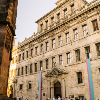 ( Bild: Matteo Hupfer / Stadt Nürnberg ) Altes Rathaus - Eingang