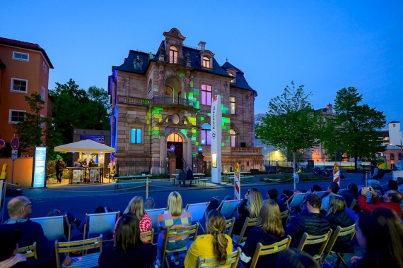 Nachts vorm Museum bei der Blauen Nacht 2022