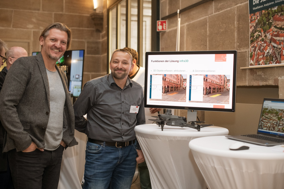 3. Innovationssymposium Ehrenhalle/Führung durch die Ausstellung 9, Bild © Stadt Nürnberg Stadtarchiv Marta Beck