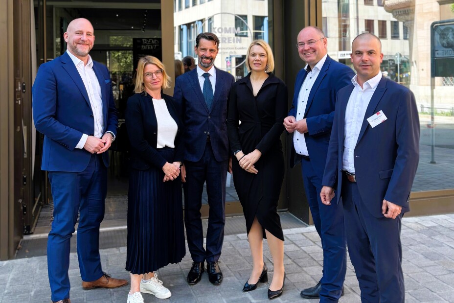 Bild © Victoria Burk / Stadt Nürnberg v.l.n.r.: Olaf Kuch, Cornelia Staab, Dr. Hans Michael Strepp, Dr. Laura Dornheim, Frank Pintsch, Dr. Matthias Latus, Bild © Victoria Burk / Stadt Nürnberg