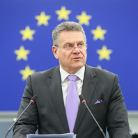 Das Foto zeigt Maroš Šefčovič bei der Vorstellung des Arbeitsprogrammes 2025.