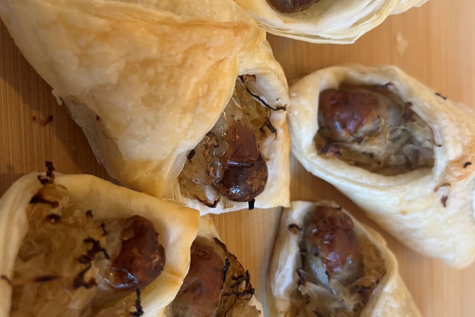 Bratwurst und Sauerkaut in Blätterteig., Bild © Stadt Nürnberg