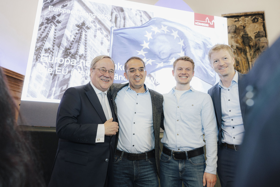 Bild © Giulia Iannicelli / Stadt Nürnberg Gruppenfoto mit Armin Laschet am Europaempfang., Bild © Giulia Iannicelli / Stadt Nürnberg