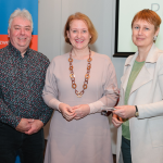 Foto mit Hedwig Schouten, Matthias Becker und Bundesfamilienministerin Lisa Paus