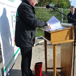 ( Bild: Grundschule St. Leonhard / Stadt Nürnberg ) Grundsteinlegung