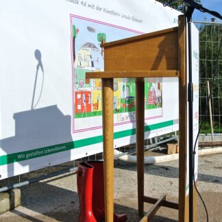 ( Bild: Grundschule St. Leonhard / Stadt Nürnberg ) Grundsteinlegung