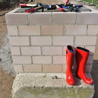 ( Bild: Grundschule St. Leonhard / Stadt Nürnberg ) Grundsteinlegung