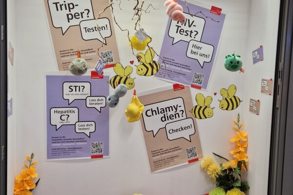 Schaukasten der Fachstelle sexuelle Gesundheit