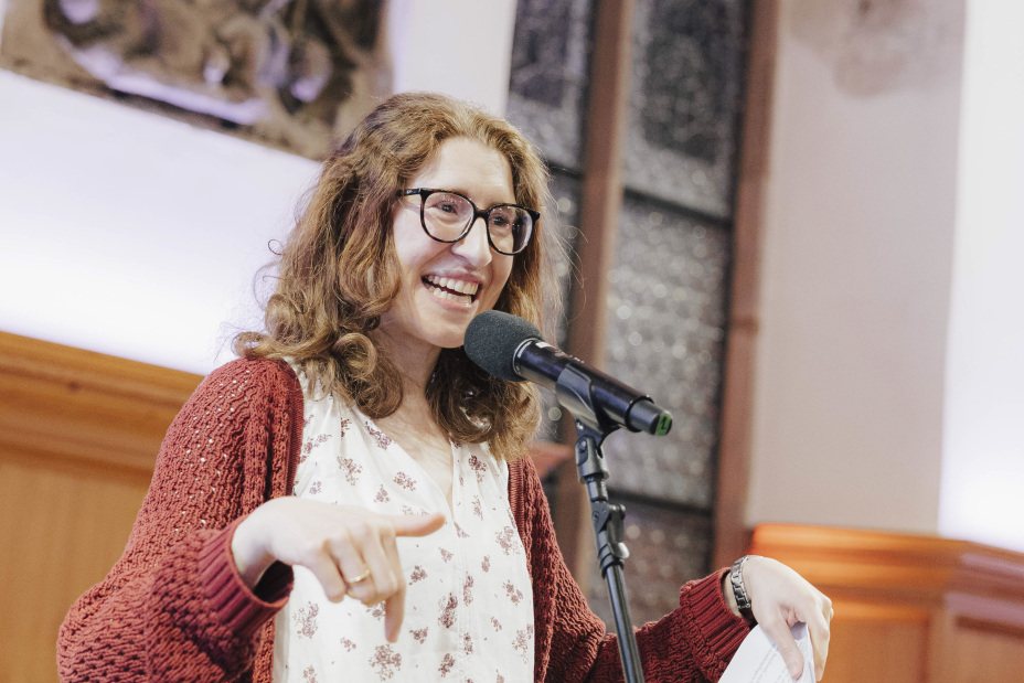 Bild © Giulia Iannicelli / Stadt Nürnberg Maron Fuchs hielt die poetische Laudatio auf die Preisträgerinnen, Bild © Giulia Iannicelli / Stadt Nürnberg