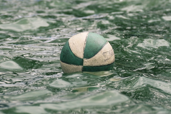 Aktivtag AQUABALL für Menschen mit Beeinträchtigung im Langwasserbad Nürnberg