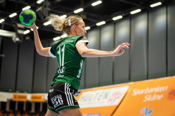 Handballspiel in der Halle – Sportangebot für Kinder und Jugendliche