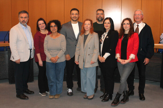 Gruppenbild des Integrationsratsvorstands 2025-2027