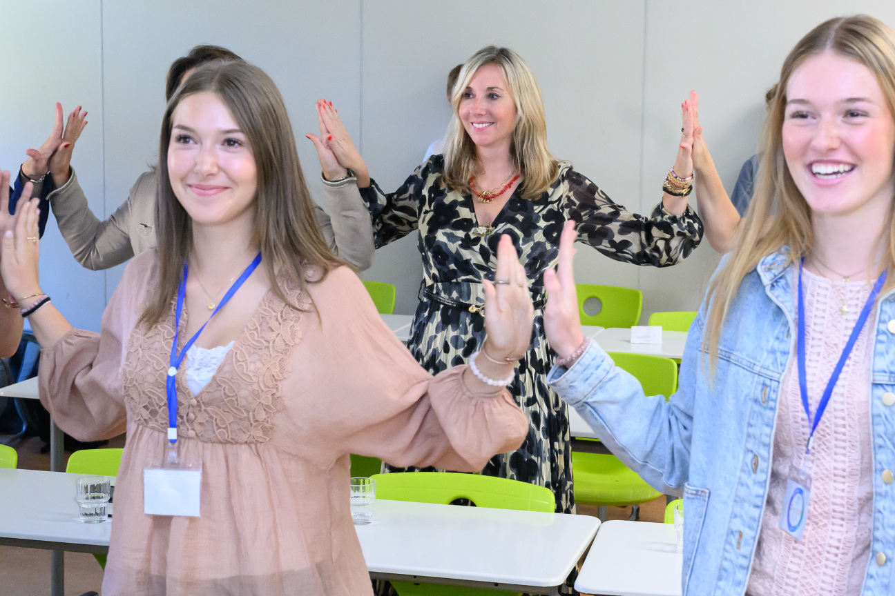 „Gute gesunde Schule“ mit Bayerns Kultusministerin Anna Stolz, Bayerns Landwirtschaftsministerin Michaela Kaniber, Nürnbergs Oberbürgermeister Marcus König, und Nürnbergs Schulreferentin Cornelia Trinkl, aufgenommen am 07.07.2025 am Johannes-Scharrer-Gymnasium in NürnbergFoto: Timm Schamberger / StMUK